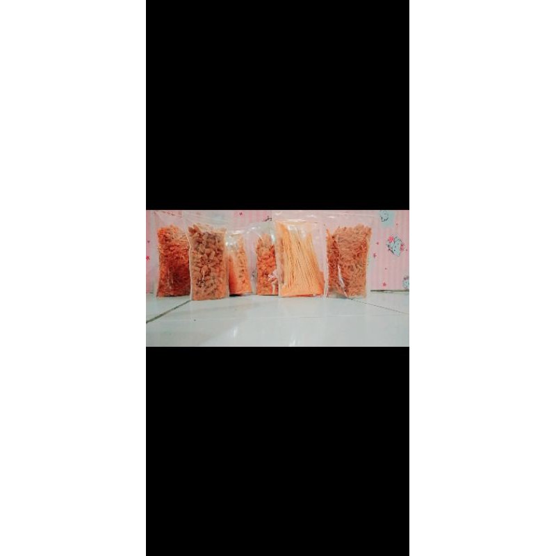 

cemilan keripik dan makaroni