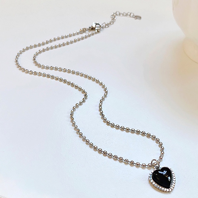 Kalung Rantai Klavikula Hias Liontin Hati Kristal Warna Hitam Gaya Retro Korea Untuk Wanita