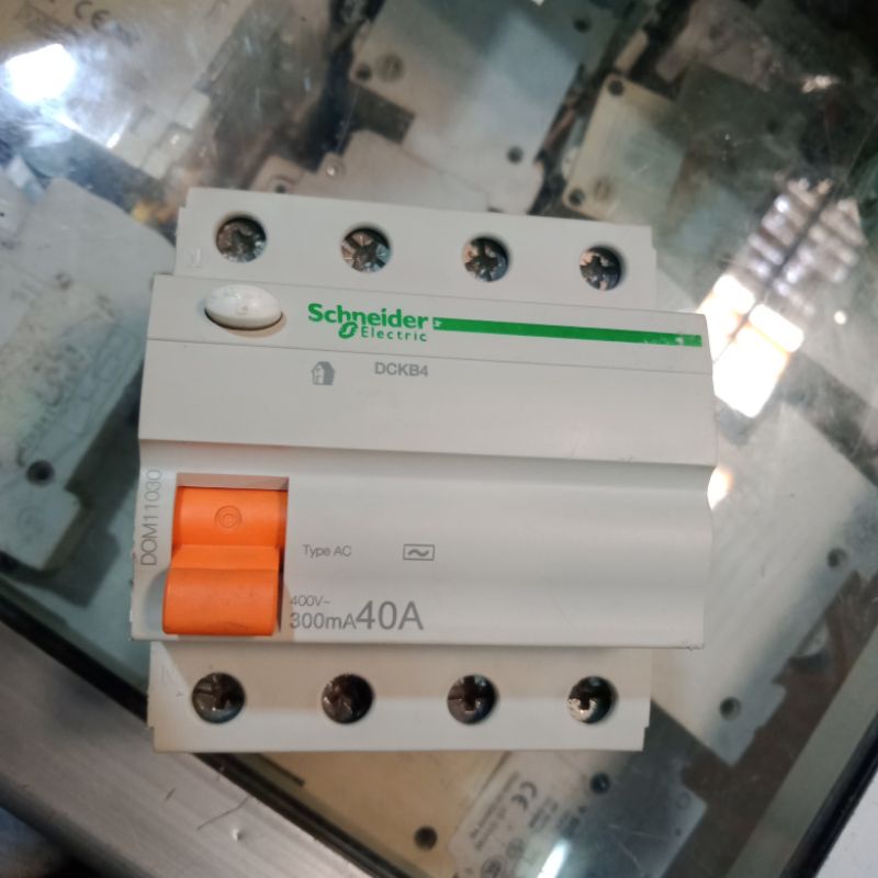 elcb Schneider 4p 40a 300mA