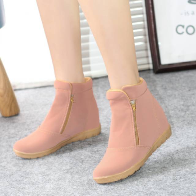 Sepatu boots wanita bsk 12