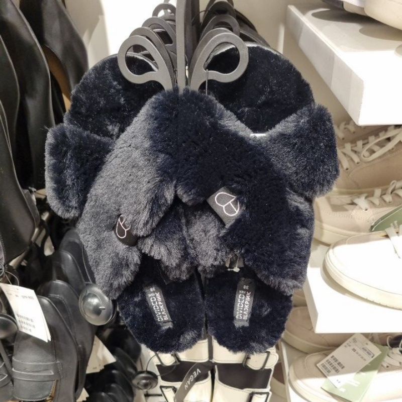Sandal bulu Blackpink H&M JASTIP jasa titip hnm