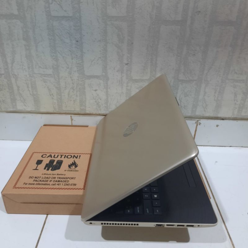 Laptop Hp 15 - bw071AX Amd A12-9720P Ram 8GB Amd Radeon R7 Graphics+Amd Radeon M340 Layar 15inch