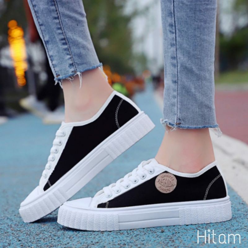 SADIRA Sepatu Sneakers Wanita RT 11