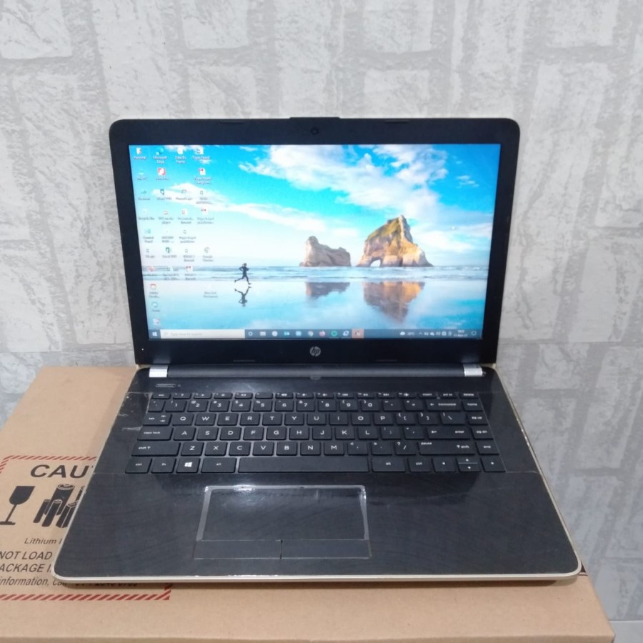 Laptop HP 14 - bw505AU / Amd A9-9420 / Ram 4 Gb / Hdd 500 Gb / Mulus