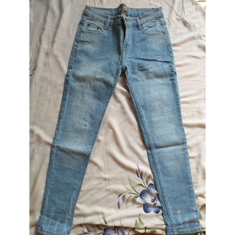 [PRELOVED] Celana Ripped Jeans Light Denim brand DIESEL HOUSE