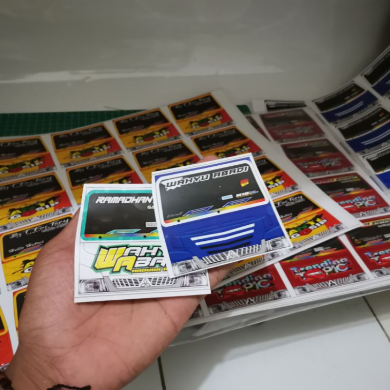 Stiker kaca depan miniatur wahyu abadi