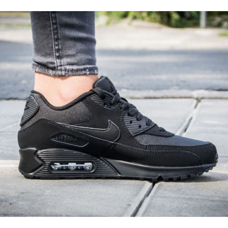 Nike max 90 essential. Nike Air Max 90 Essential Black. Air Max 90 Black. Nike Air Max 90 all Black. Nike Air Max 90 черные.
