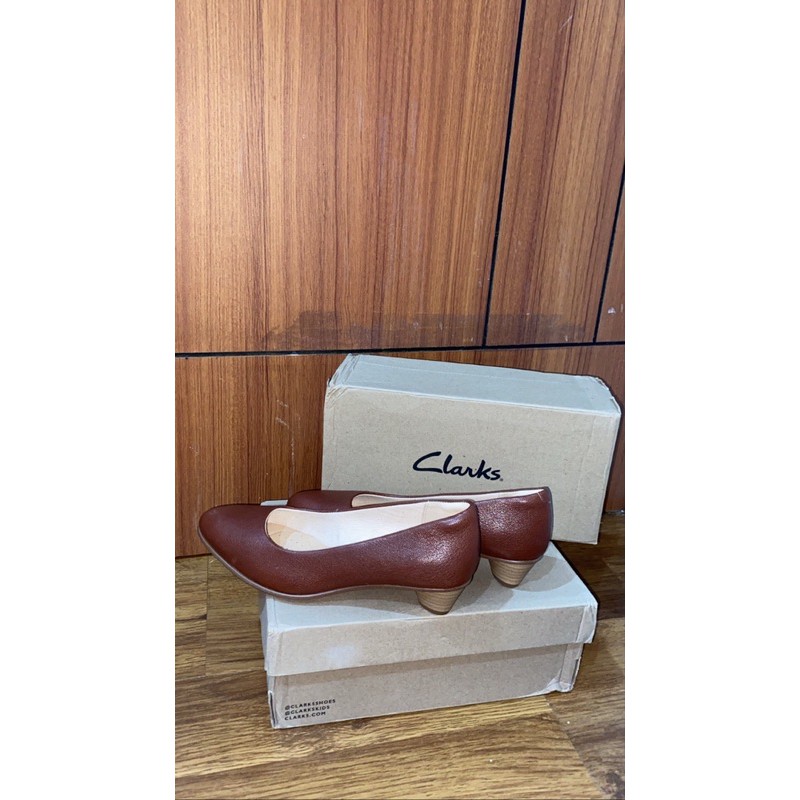 CLARKS WOMAN SHOES
