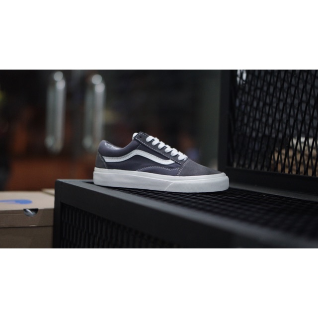 Sepatu wanita vans oldskool grey original BNWB