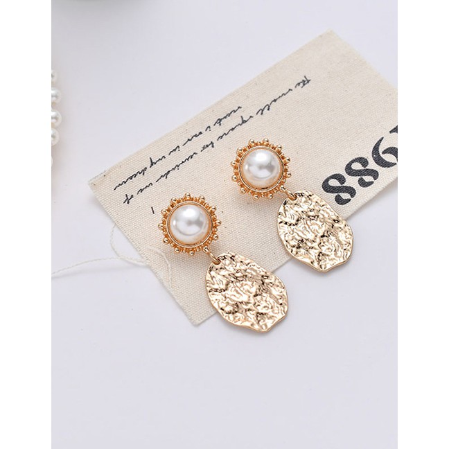 LRC Anting tusuk Fashion Golden Pearl Geometric Irregular Metal Plate Earrings D80662