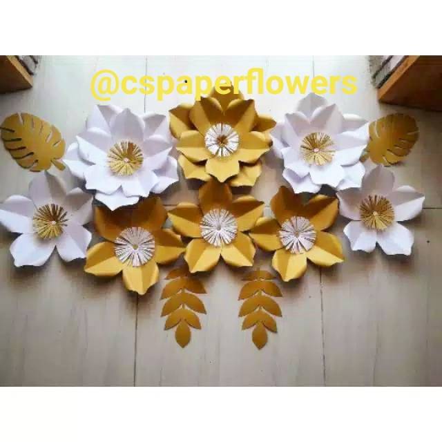 

Paper flower gold white