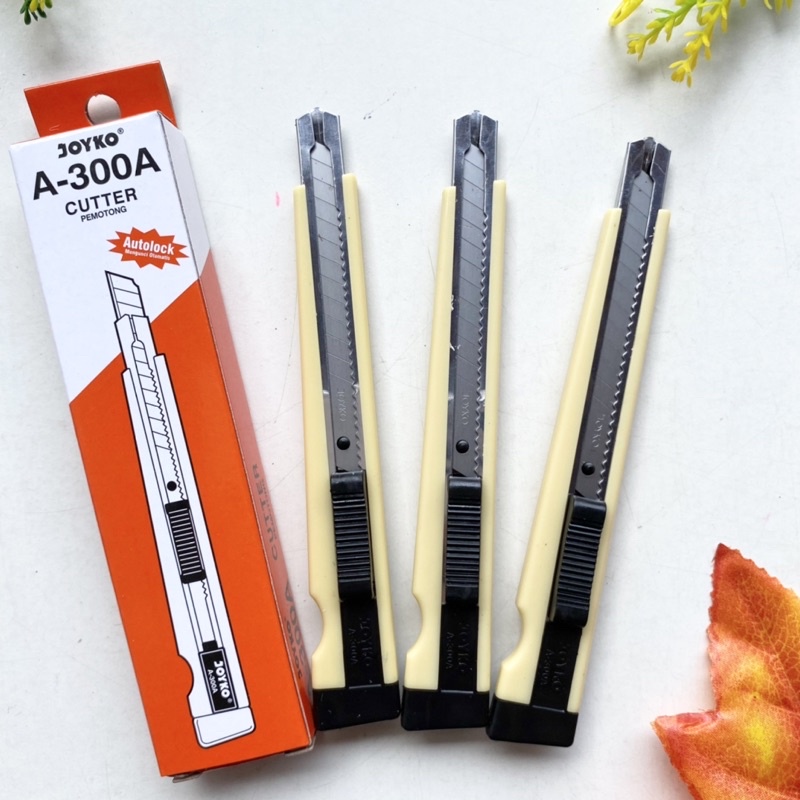 

JOYKO Cutter kecil A-300A / Cutter pemotong kertas kecil 9mm A 300 A