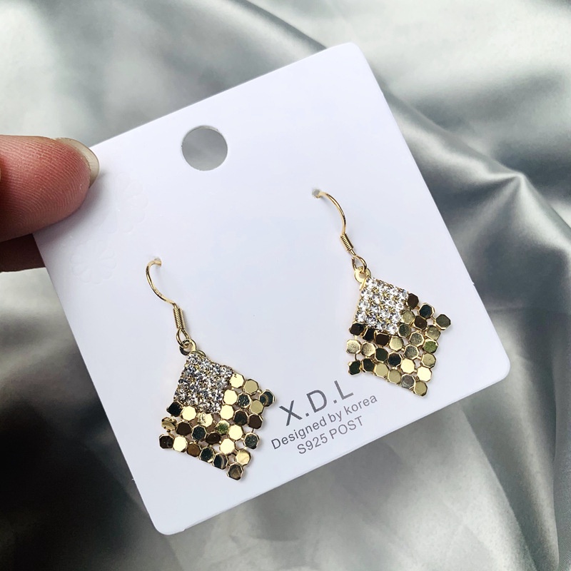 Retro Hong Kong gaya pribadi dan temperamental stud anting-anting angin dingin lembut reflektif part