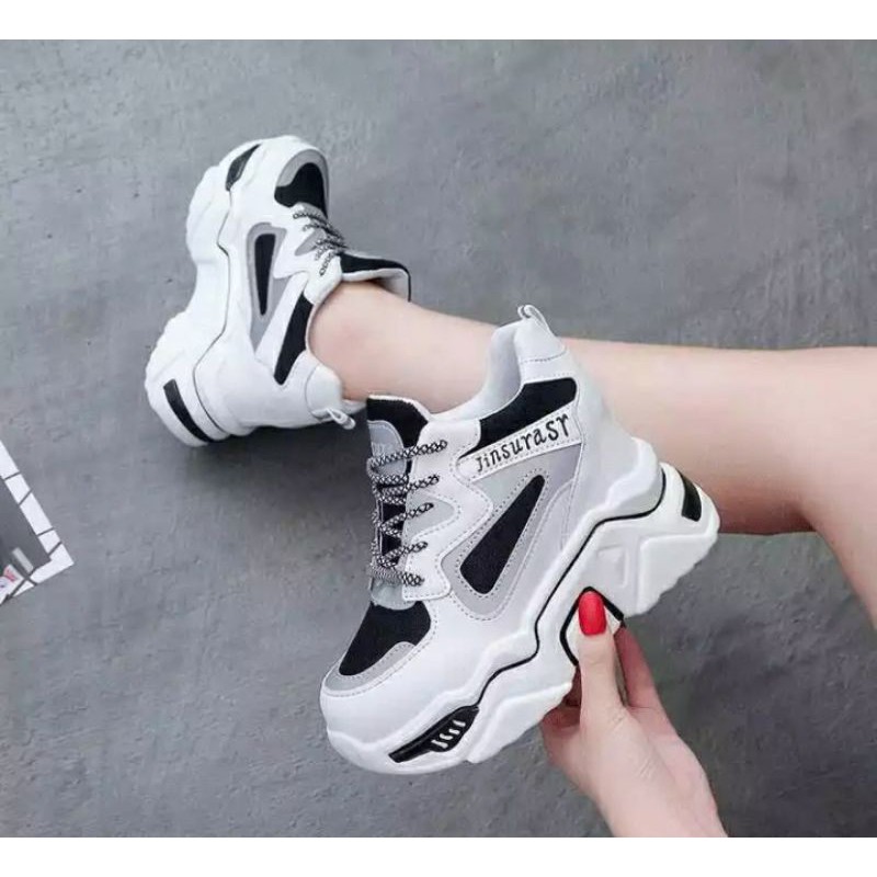 Sneaker wanita masa kini ub 34-Hitam