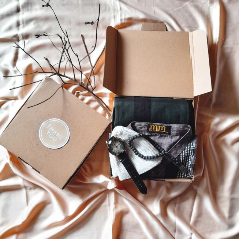 

GIFT BOX/HAMPERS COWOK/KADO COWOK/KADO MURAH