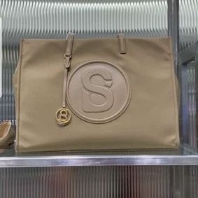 Buttonscarves Aaliya nylon tote bag