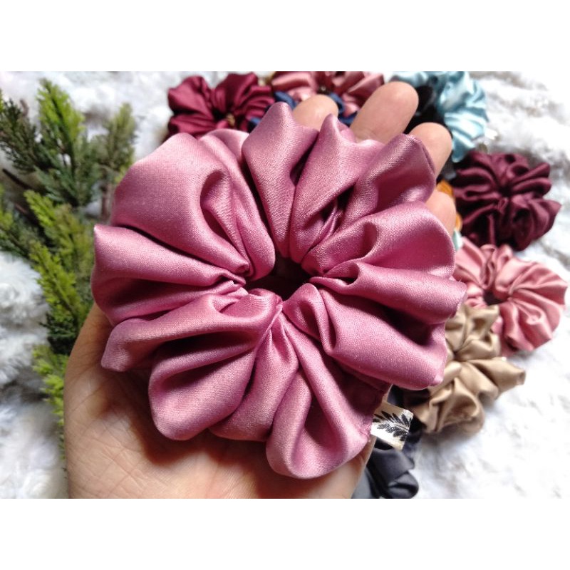 [BARU]SCRUNCHIE MEDIUM/IKAT RAMBUT/TALI RAMBUT