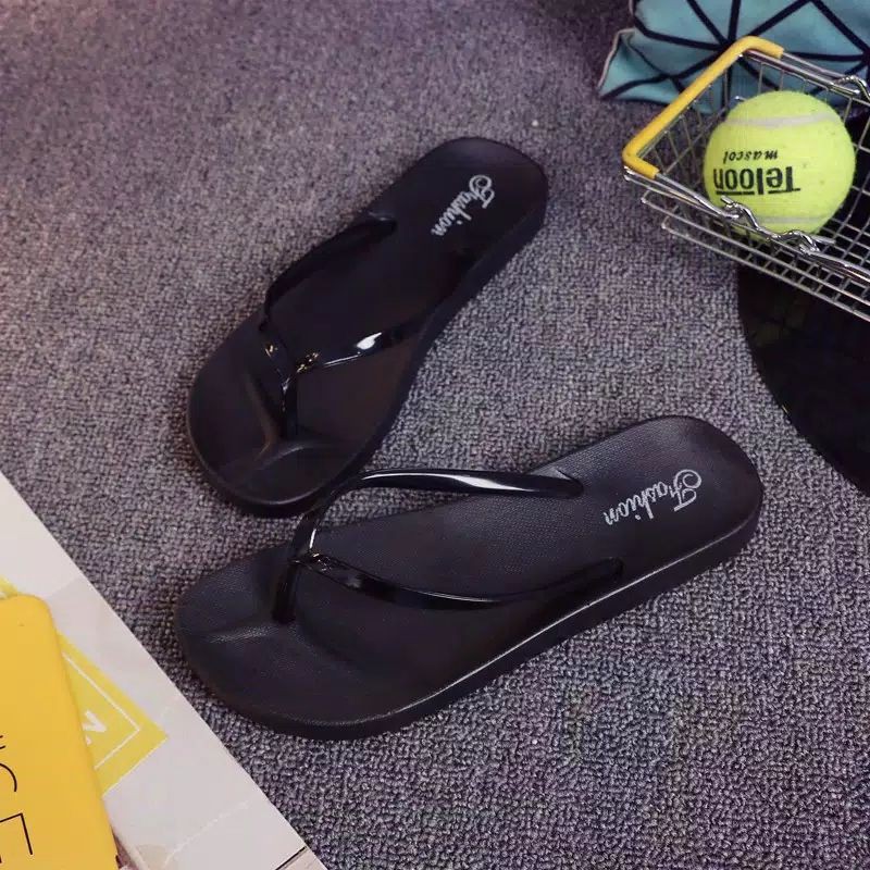 Sandal jepit wanita slippers KW - Sandal spon terbaru