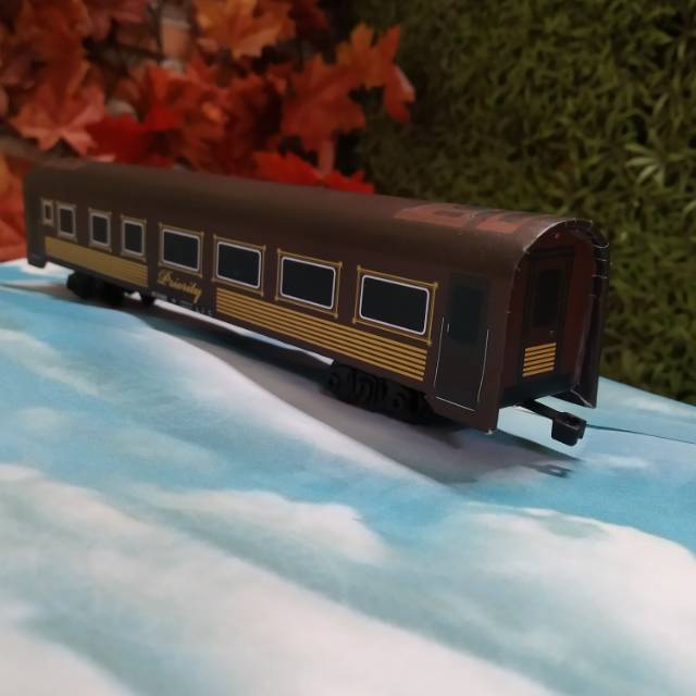 Gerbong kereta wisata priority