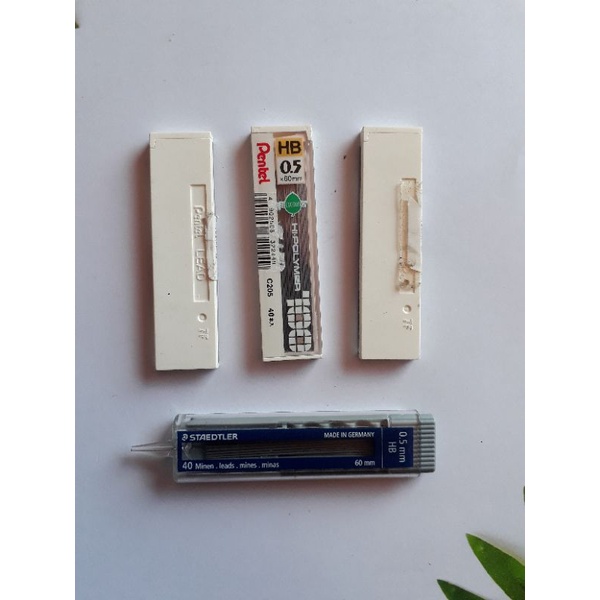 

Isi Pensil Mekanik Pentel C205 HB 0.5 Hi Polymer Staedtler
