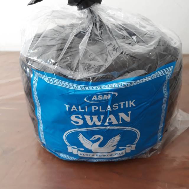 

Tali rafia hitam 1kg merk Swan