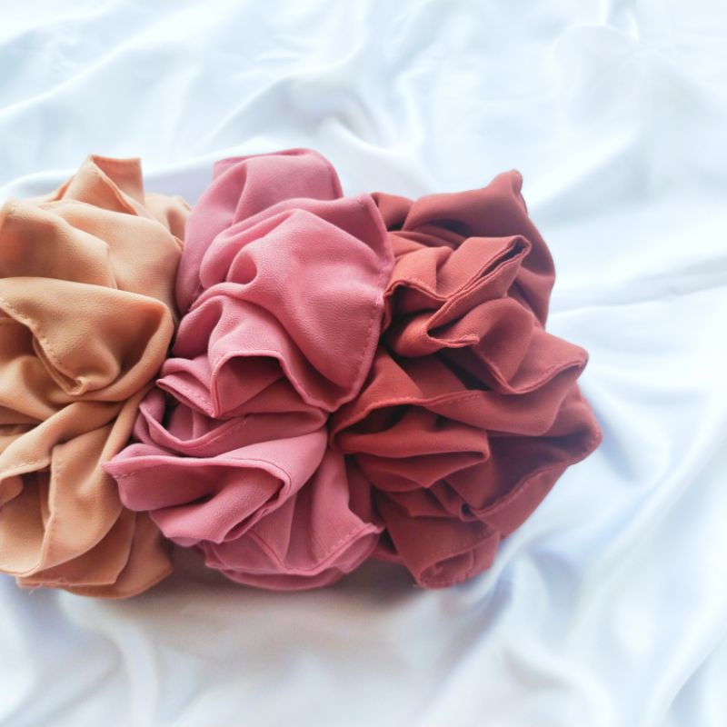 SCRUNCHIE JUMBO, CEMOL RAMBUT, IKAT RAMBUT Scrunchie hijab cepolan volume