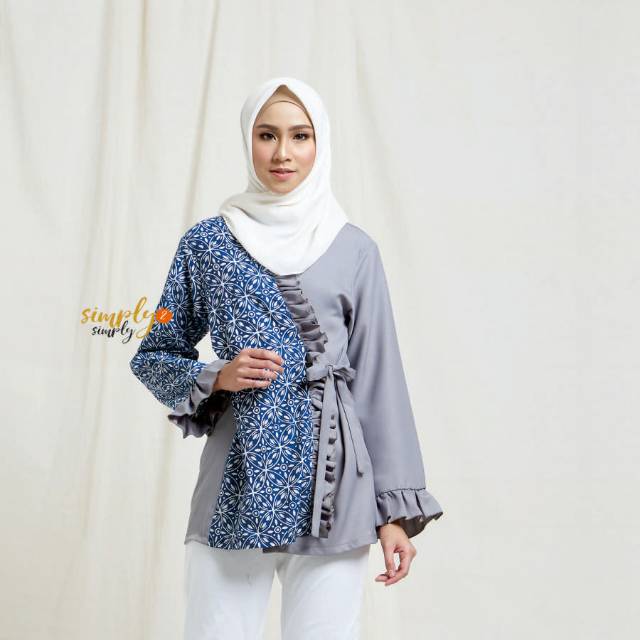 RUFFLE KIMONO BLUE
Simply2simply