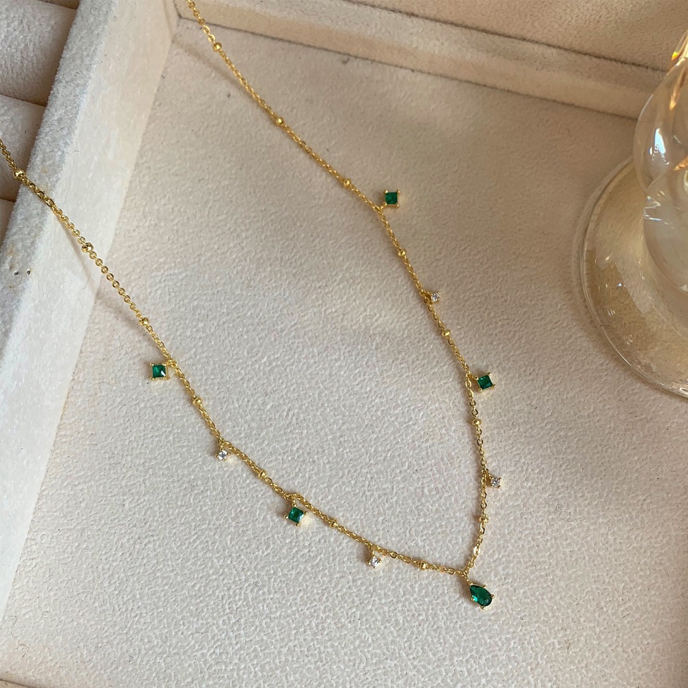 Needway  Temperament Zircon Necklace Girls Choker Clavicle Chain Women Exquisite Copper Green Simple Fashion Jewelry/Multicolor