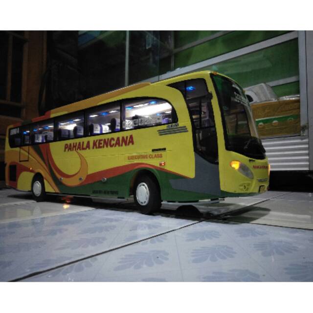 Miniatur Bus Handmade NK NikkiKayoe Skala 20 Full Lampu Pahala Kencana