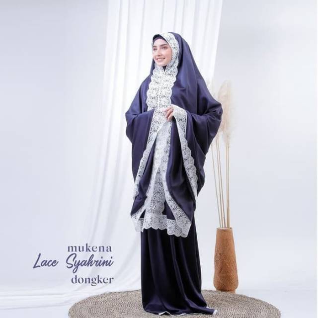 Mukena jumbo satin lace syahrini
