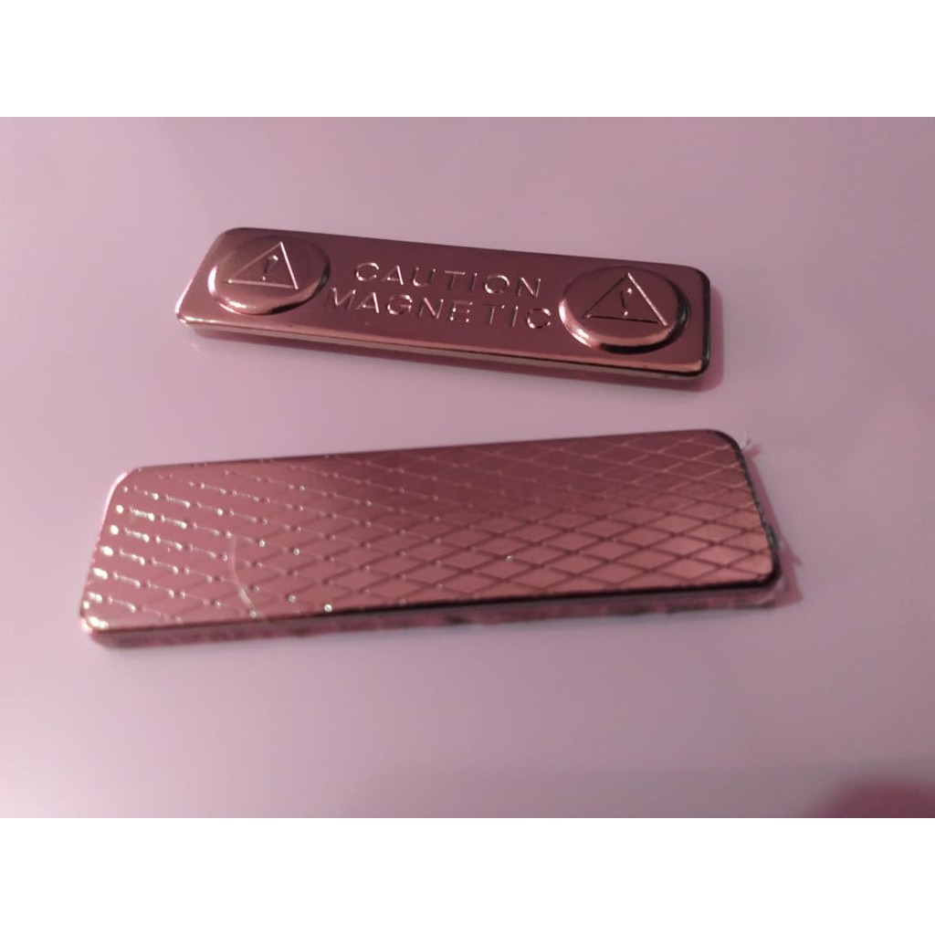 

Magnet Name Tag (Caution Magnetic)