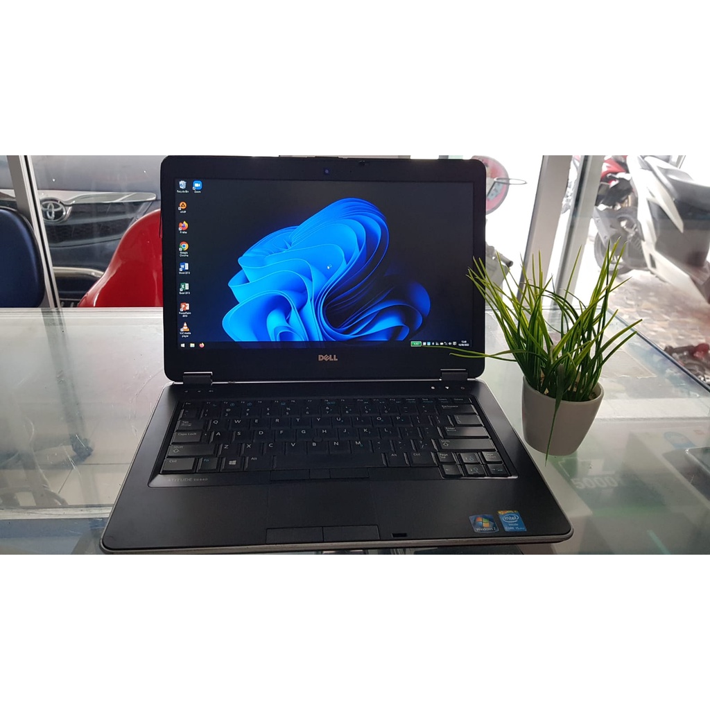 DELL Latitude E6440 Core i5-4300 @2.60GHz Ram 8GB Mulus Murah
