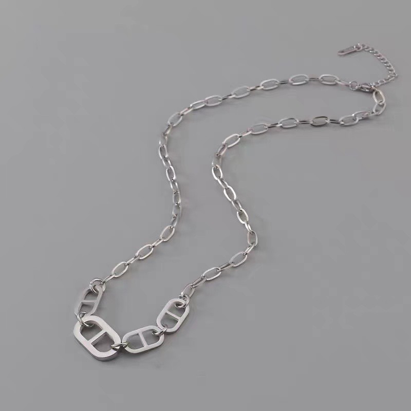 Kalung Rantai Klavikula Liontin Hidung Babi Tidak Teratur Bahan titanium steel 18k