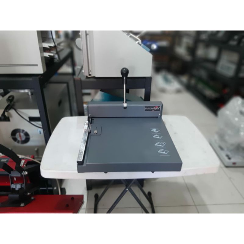 

MESIN PORPORASI DAN CREASING MANUAL F4 INNOVATEC