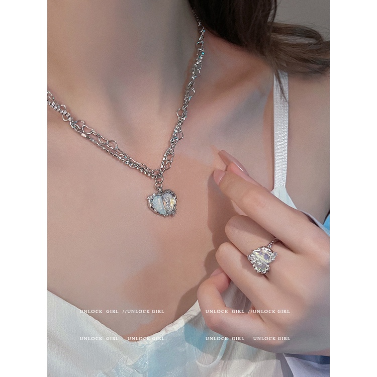 Kalung Choker Rantai Multilayer Aksen Kristal Bentuk Hati Warna Silver Untuk Wanita