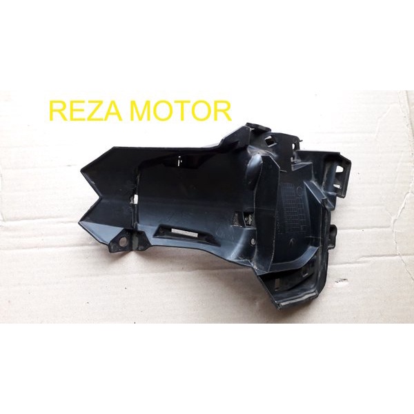 cover radiator .dudukan tabung air radiator .spakbor kolong .honda vario 125 vario 150 new led origi