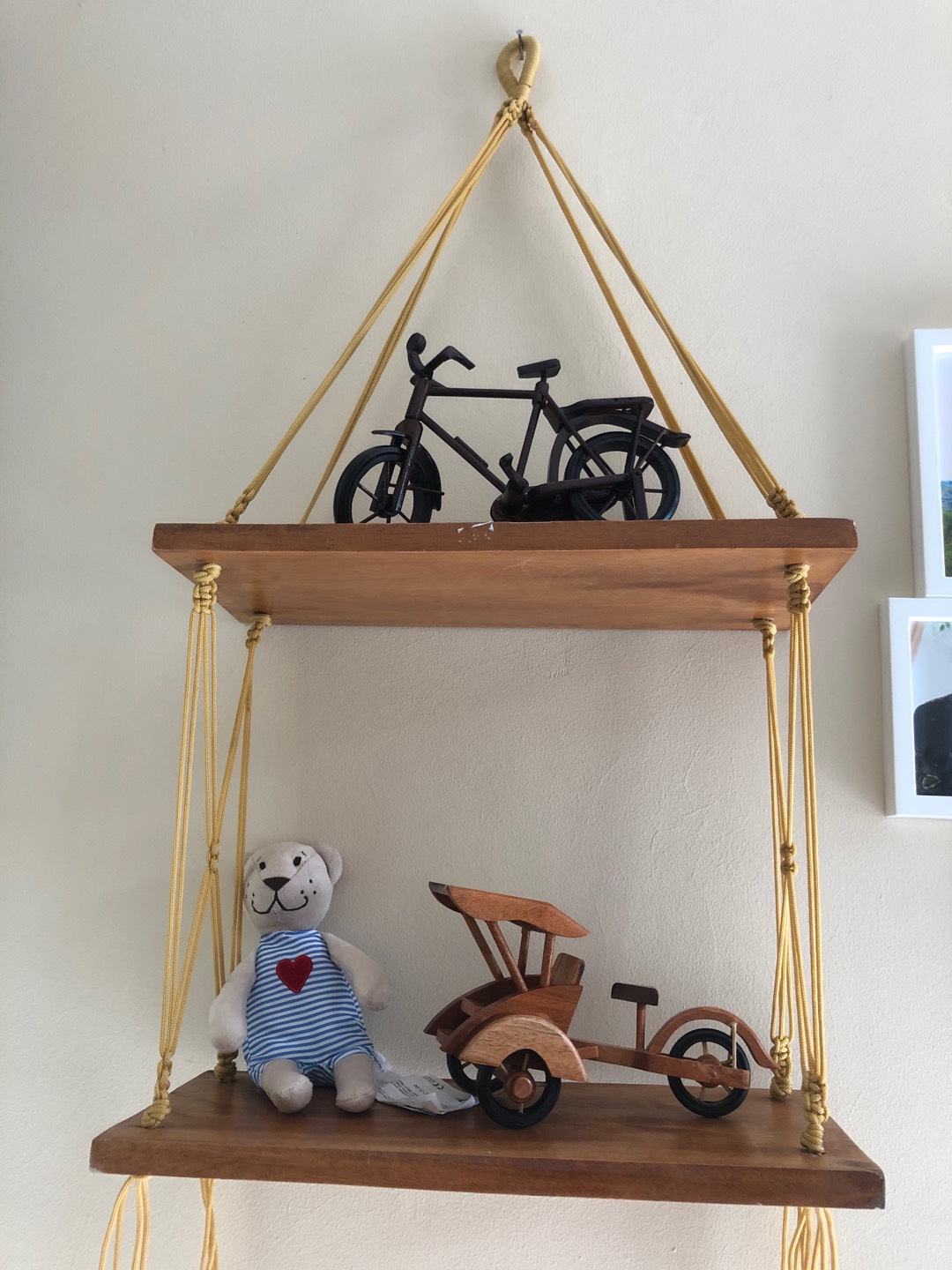 Rak Dinding Gantung Minimalis 2 Susun Natural Tali Coklat