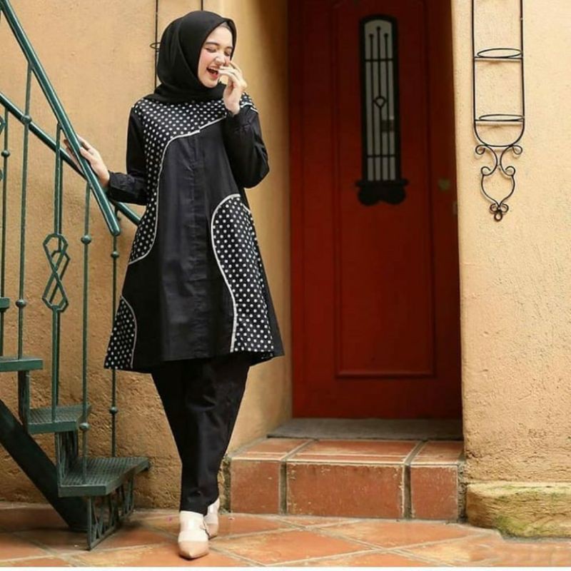 

mora set black