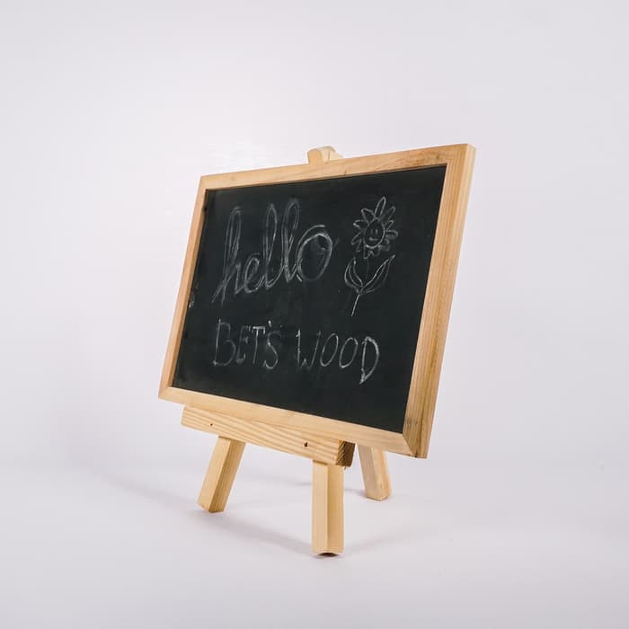 

easel papan nama. black board