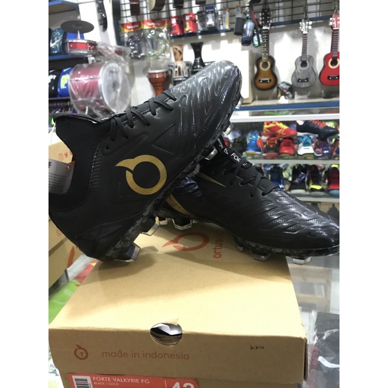 sepatu bola ORTUSEIGHT FORTE VALKYRIE FG