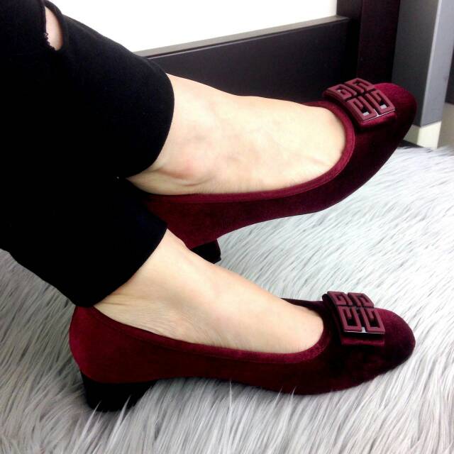 Sepatu GIVENCHY Exellent Silk Pumps #336-13A