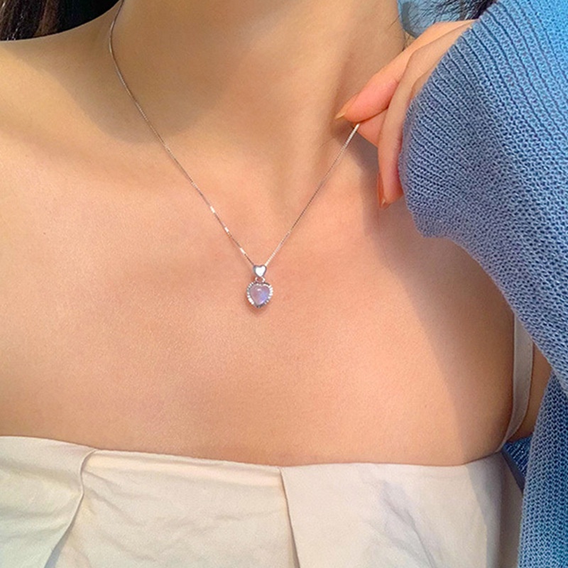 Kalung Rantai Dengan Liontin Batu Moonstone Bentuk Hati Untuk Wanita