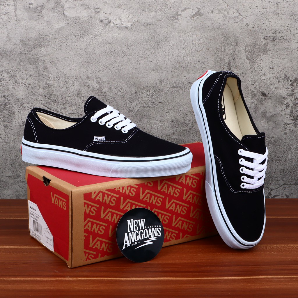 Sepatu Sneakers Pria Vans Authentic Classic Basic Black White Hitam Putih DT BNIB