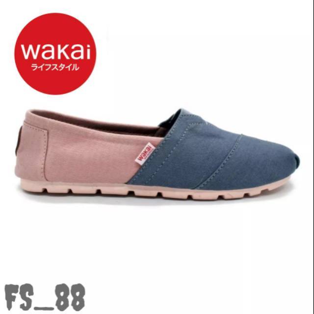 SEPATU SLIP ON WANITA WAKAI ABU PEACH TERMURAH