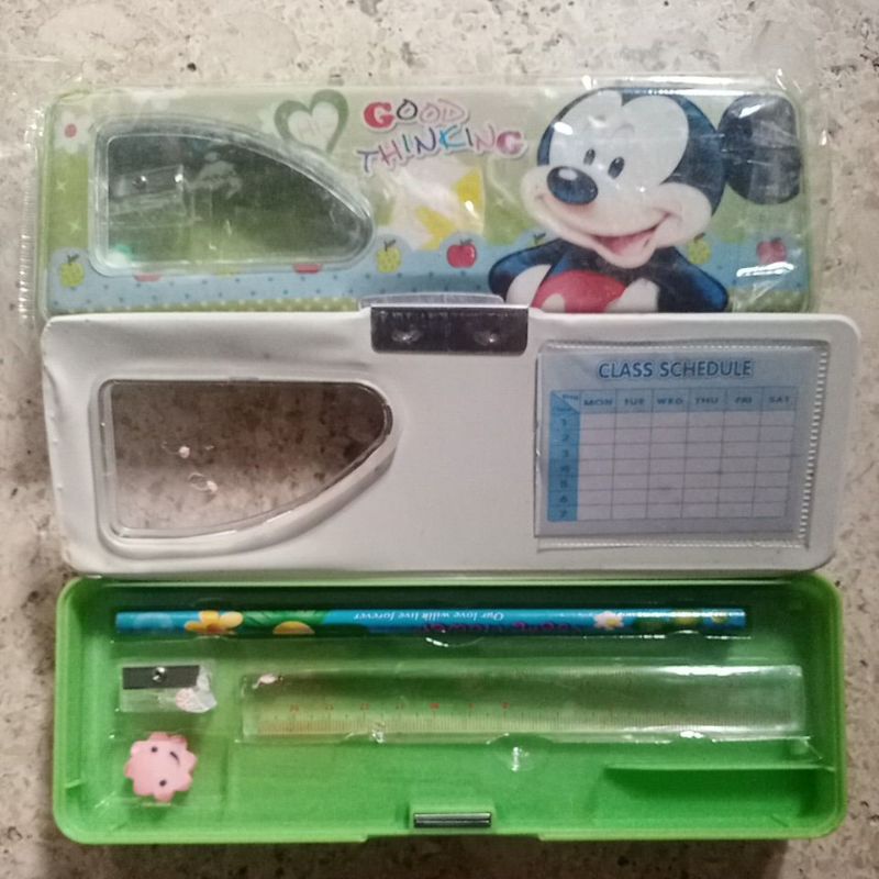 

Tempat Pensil Karakter