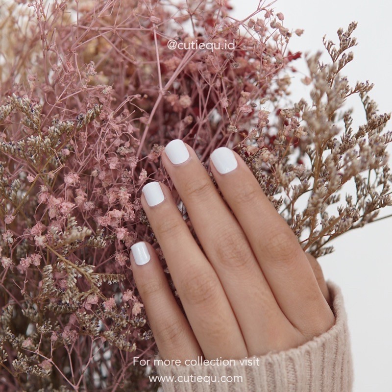 

WHITE (BASIC/POLOS)
