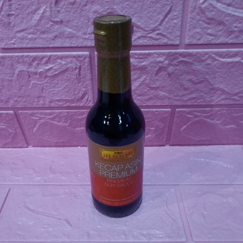 

Lee Kum Kee Soy Sauce Premium Kecap Asin 100% Kedelai Alami 250 ML