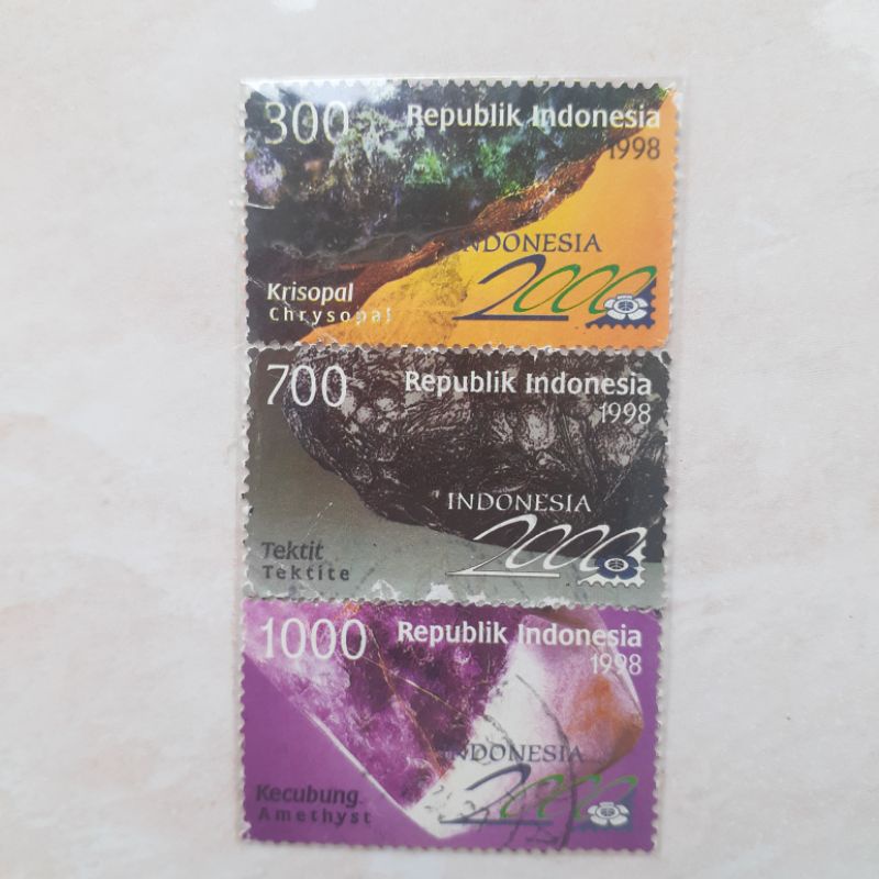 

Perangko Indonesia Batu Mulia Seri 2 Tahun 1998 set lengkap - 3pcs