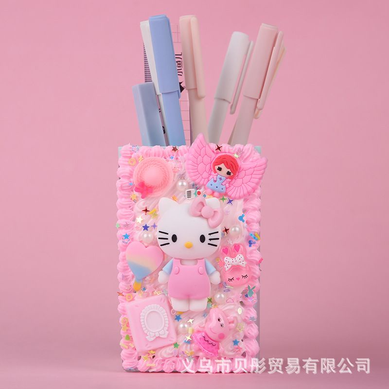 

Tempat Pensil Karakter Lucu Kreatif sendiri