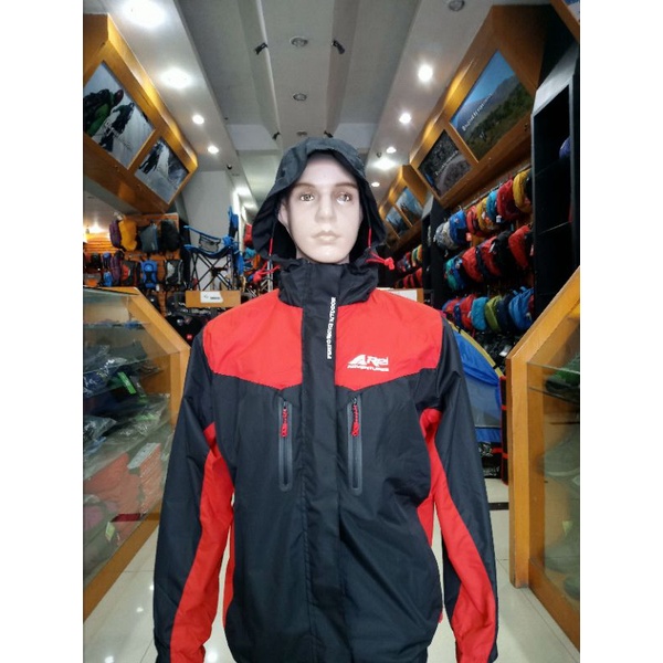 JAKET REI SUNDORO